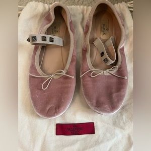 Valentino Garavani Rockstud Velvet Mary Jane ballerina flats. Comes w/ dust bag